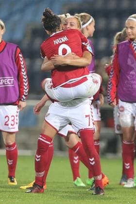 Nadia Nadim of Denmark women, Sanne Troelsgaard of Denmark women during the UEFA WEURO 2017 Group A group stage match between Denmark and Belgium at the Vijverberg stadium on July 16, 2017 in Doetinchem, The Netherlands Women: Denmark v Belgium UEFA WEURO 2017 2017 2018 xVIxVIxImagesx xTomxBodexMultimediaxIVx 8242277