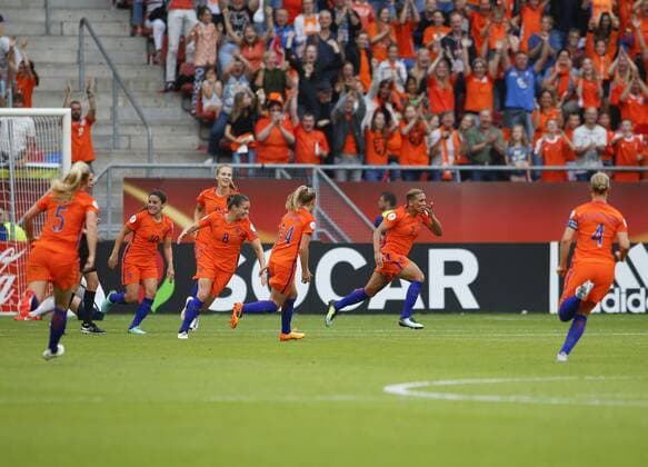 (170717) -- UTRECHT, July 17, 2017 -- Shanice van de Sanden (2nd R) of Netherlands celebrates with teammates after scoring a goal during the UEFA Women s EURO 2017 soccer tournament opening match between the Netherlands and Norway at the Stadion Galgenwaard in Utrecht, the Netherlands, July 16, 2017. The Netherlands won the game 1-0. ) (SP)NETHERLANDS-UEFA-WOMEN S EURO-2017-GROUP-NETHERLANDS VS NORWAY YexPingfan 