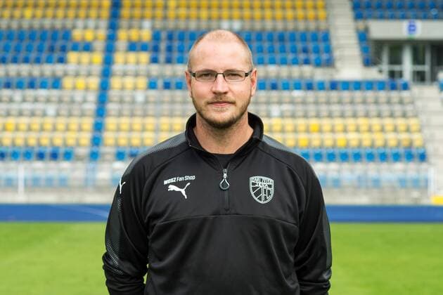 Porträt: Fußball, GER, 3.Liga, Porträttermin 2017 2018, FC Carl Zeiss Jena, Fabian Carnarius Physiotherapeut Ernst Abbe Sportfeld