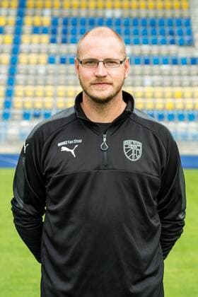 Porträt: Fußball, GER, 3.Liga, Porträttermin 2017 2018, FC Carl Zeiss Jena, Fabian Carnarius Physiotherapeut Ernst Abbe Sportfeld