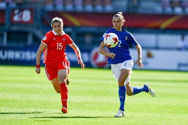 Zweikampf Elena Danilova Cecilia Salvai (Italien, Italy) (2), Fussball, UEFA Women s EURO 2017, Italien - Russland, xmkx
