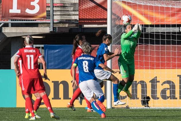 goalkeeper Tatyana Shcherbak of Russia women saves during the UEFA WEURO 2017 Group B group stage match between Italy and Russia at Het Kasteel on July 17, 2017 in Rotterdam, The Netherlands Women: Italy v Russia UEFA WEURO 2017 2017 2018 xVIxVIxImagesx xGerritxvanxKeulenxIVx 8248782