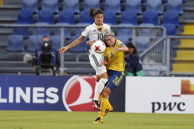 (L-R) Dzsenifer Marozsan of Germany women, Linda Sembrant of Sweden women during the UEFA WEURO 2017 Group B group stage match between Germany and Sweden at the Rat Verlegh stadium on July 17, 2017 in Breda, The Netherlands Women: Germany v Sweden UEFA WEURO 2017 2017 2018 xVIxVIxImagesx xMauricexvanxSteenxIVx 8249226