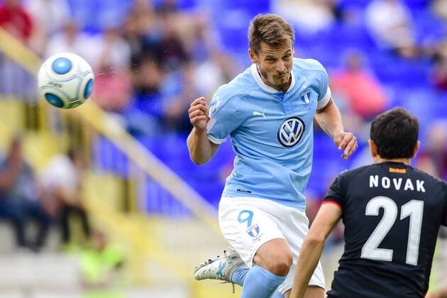 170718 Malmö FFs Markus Rosenberg under en fotbollsmatch mellan Vardar och Malmö FF i kvalet till Champions League den 18 juli 2017 i Strumica.  Copyright: PETTERxARVIDSON BB170718PA044