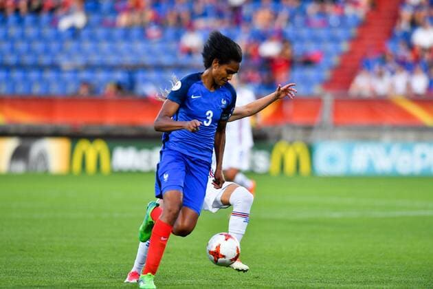 Wendie Renard (Frankreich, France) (3) mit Ball, Fussball, UEFA Women s EURO 2017, Frankreich - Island, xmkx