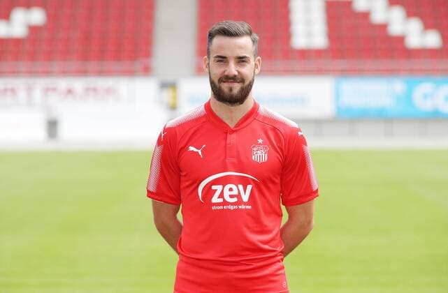 Zwickau - Fussball 3.Liga Zwickau, 18.07.2017, Fussball, 3.Liga, GER, Porträttermin 2017 2018, FSV Zwickau , Im Bild; Morris Schröter Schroeter. ,