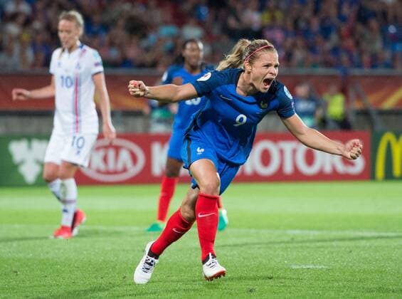 Nach dem Tor zum 1-0: Torschuetzin Eugenie Le Sommer (FRA) jubelt. Vorrunde: Frankreich - Island in Tilburg am 18.07.2017. UEFA Fussball Frauen Europameisterschaft 2017 in den Niederlanden,