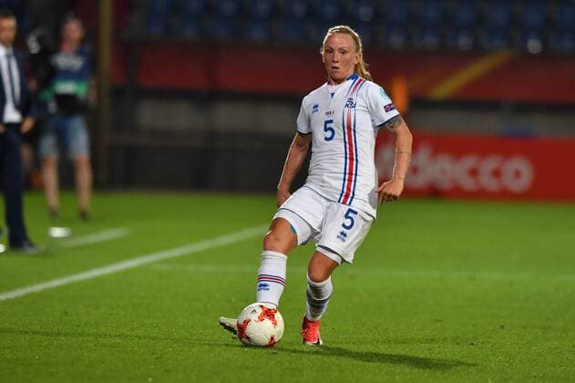Gunnhildur Yrsa Jonsdottir (Island) (5) beim Pass, Fussball, UEFA Women s EURO 2017, Frankreich - Island, xmkx