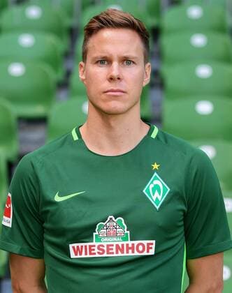 FUSSBALL 1. BUNDESLIGA SAISON 2017 2018 Porträttermin SV Werder Bremen: Niklas Moisander Bremen