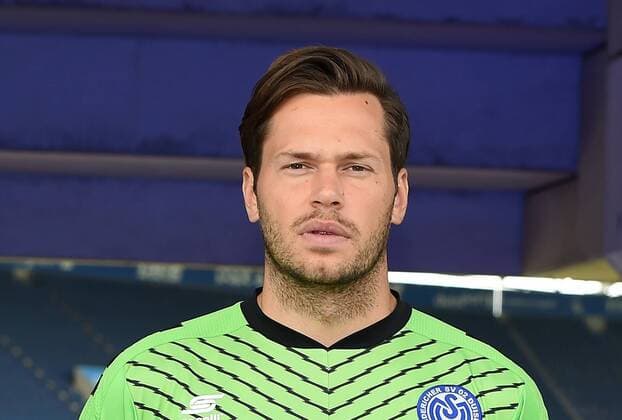 Fußball 2. Bundesliga Offizieller Fototermin MSV Duisburg am 15.07.2017 in der Schauinsland-Reisen-Arena in Duisburg Daniel Davari ( Duisburg ) xRx