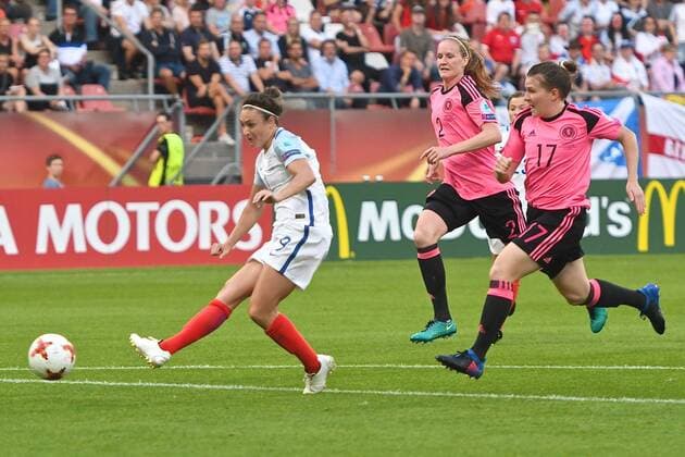19.07.2017, Stadion Galgenwaard, Utrecht, NED, UEFA Frauen EM 2017, England vs Schottland, Gruppe D, im Bild Jodie Taylor of England scores their first goal to make it England 1 Scotland 0 Jodie Taylor of England scores their first goal to make it England 1 Scotland 0 during the group D match of UEFA Women s EURO 2017 between England and Scotland at the Stadion Galgenwaard in Utrecht, Netherlands on 2017 07 19. Utrecht  EP_fil  
