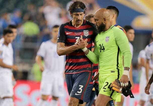 July 19, 2017 - Philadelphia, PA, USA - Philadelphia, PA - Wednesday July 19, 2017: Omar Gonzalez, Tim Howard during a 2017 Gold Cup match between the men s national teams of the United States (USA) and El Salvador (SLV) at Lincoln Financial Field. Omar Gonzalez, Tim Howard - ZUMAt139 20170719_zaa_t139_139 Copyright: xJohnxDortonx