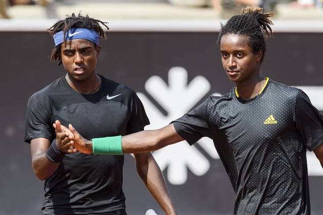 170720 Elias Ymer, Sverige och Mikael Ymer, Sverige jublar under dag 5 av Swedish Open den 20 juli 2017 i Bastad.  Copyright: AndersxBjurö ST170720AAB0R