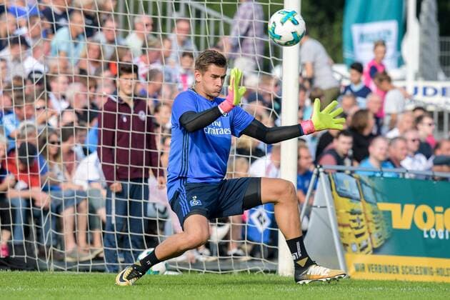 Deutschland, Neumünster, Grümmi Arena, Fussball, 1., 2. Bundesliga, Saison 2017 2018 , Testspiel, Hamburger SV (HSV), Holstein Kiel (Kiel), Torwart Julian Pollersbeck(HSV)