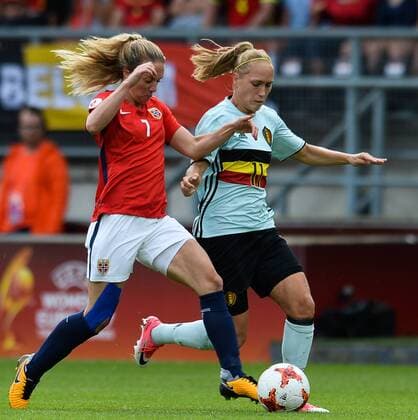 Norway s Ingrid Schjelderup and Belgium s Janice Cayman pictured in action during a soccer game between Belgian national women s soccer team Red Flames and Norway, the second game in group A in the group stage of the Women s European Championship EM Europameisterschaft 2017 in the Netherlands, Thursday 20 July 2017 in Breda, The Netherlands. DAVIDxCATRY  x05134842x