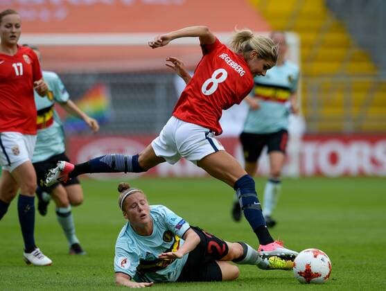 Belgium s Laura Deloose and Norway s Andrine Hegerberg pictured in action during a soccer game between Belgian national women s soccer team Red Flames and Norway, the second game in group A in the group stage of the Women s European Championship EM Europameisterschaft 2017 in the Netherlands, Thursday 20 July 2017 in Breda, The Netherlands. DAVIDxCATRY  x05134845x