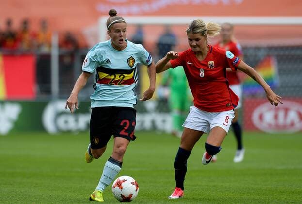 Belgium s Laura Deloose and Norway s Andrine Hegerberg pictured in action during a soccer game between Belgian national women s soccer team Red Flames and Norway, the second game in group A in the group stage of the Women s European Championship EM Europameisterschaft 2017 in the Netherlands, Thursday 20 July 2017 in Breda, The Netherlands. DAVIDxCATRY  x05134848x