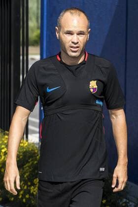 FC Barcelona Barca s Spanish midifielder Andres Iniesta leaves after taking part in a team s training session at the sports facilities of the New York Red Bulls club in Whippany, New Jersey (USA), 20 July 2017. FC Barcelona prepares the season in the United States, where the Spanish club will play friendly matches with Juventus, Manchester United ManU and Real Madrid. FC BARCELONA TRAINING SESSION !ACHTUNG: NUR REDAKTIONELLE NUTZUNG!  Copyright: xEduxBayerx MIA06 20170720-636361757135983573