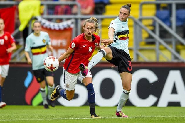 Heleen Jacques defender of Belgium and Caroline Graham Hansen of Norway FOOTBALL FEMININ : Norvege vs Belgique - Euro 2017 UEFA - Breda - 20 07 2017 Photonews Panoramic 