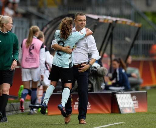 Belgium s head coach Ives Serneels and Belgium s Davina Philtjens pictured during a soccer game between Belgian national women s soccer team Red Flames and Norway, the second game in group A in the group stage of the Women s European Championship EM Europameisterschaft 2017 in the Netherlands, Thursday 20 July 2017 in Breda, The Netherlands. DAVIDxCATRY  x05135022x