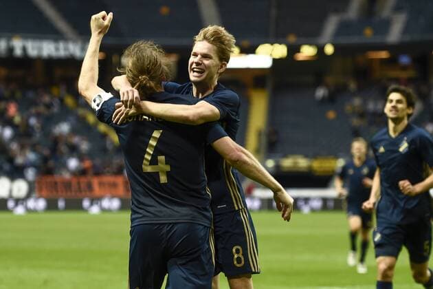 170720 AIK:s Nils-Eric Johansson, gjorde 1-0, och jublar med Johan Blomberg under fotbollsmatchen i kvalet till Europa League mellan AIK och Zeljeznicar den 20 juli 2017 i Stockholm.  Copyright: SIMONxHASTEGARD BB170720BB355