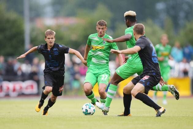 Vincent Koziello (Nizza) und Mickaael Cuisance (Moenchengladbach)waehrend des Testspiels der Borussia Moenchengladbach gegen OGC Nizza am 20.07.2017 in Rottach-Egern. Rottach-Egern Copyright: xEngelbrecht Eibner-Pressefotox EP_MET