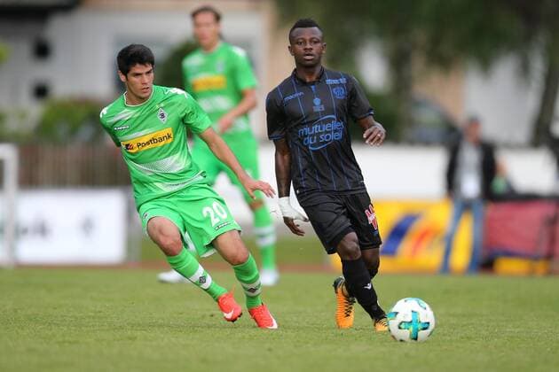 Julio Villalba (Moenchengladbacht) und Jean Michaael Seri (Nizza) waehrend des Testspiels der Borussia Moenchengladbach gegen OGC Nizza am 20.07.2017 in Rottach-Egern. Rottach-Egern Copyright: xEngelbrecht Eibner-Pressefotox EP_MET