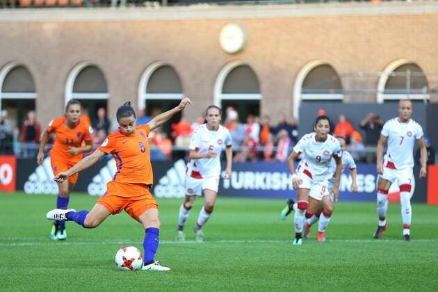 Bilder des Tages - SPORT Sherida Spitse of Holland Women during the UEFA WEURO 2017 Group A group stage match between The Netherlands and Denmark at the Sparta stadium Het Kasteel on July 20, 2017 in Rotterdam, The Netherlands Women: The Netherlands v Denmark UEFA WEURO 2017 2017 2018 xVIxVIxImagesx xTomxBodexMultimediaxIVx 8271327