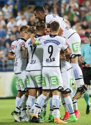 SOCCER - UEFA EL quali, Podgorica vs Sturm PODGORICA,MONTENEGRO,20.JUL.17 - SOCCER - UEFA Europa League qualification, FK Mladost Podgorica vs SK Sturm Graz. Image shows the rejoicing of Sturm. GEPAxpictures xChristianxWalgram