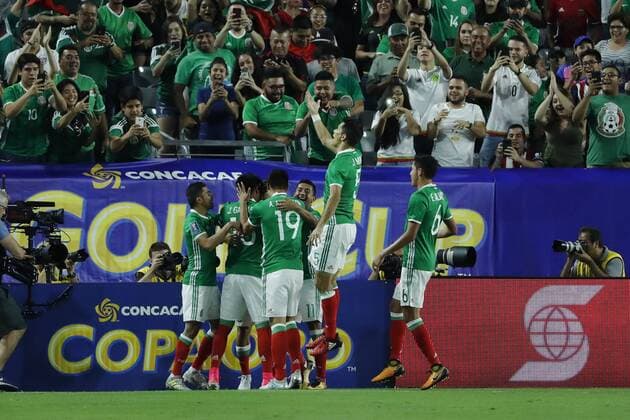 Mexico s players celebrate Rodolfo Pizarro s goal during a match against Honduras for the Gold Cup at the Stadium of the University of Phoenix, Arizona, USA, 20 July 2017. MEXICO VS HONDURAS !ACHTUNG: NUR REDAKTIONELLE NUTZUNG!  Copyright: xJosexMendezx COP07 20170721-636362099409695818