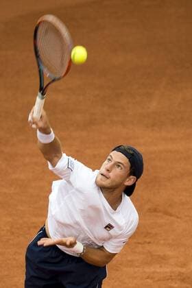 170721 Diego Schwartzman, Argentina, i en tennismatch under dag 6 av Swedish Open den 21 juli 2017 i Bastad.  Copyright: MATHILDAxAHLBERG BB170721MA033