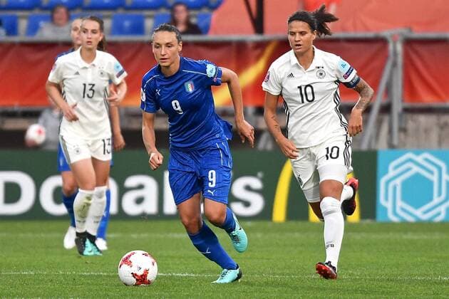 Germany Women v Italy UEFA Women s Euros 2017 Ilaria Mauro of Italy (left) and Dzsenifer Marozsan of Germany (right) during the UEFA Women s Euros 2017 match at Koning Willem II Stadion, Tilburg Copyright: xKristianxKanex FIL-10422-0041 UK Newspapers OUT