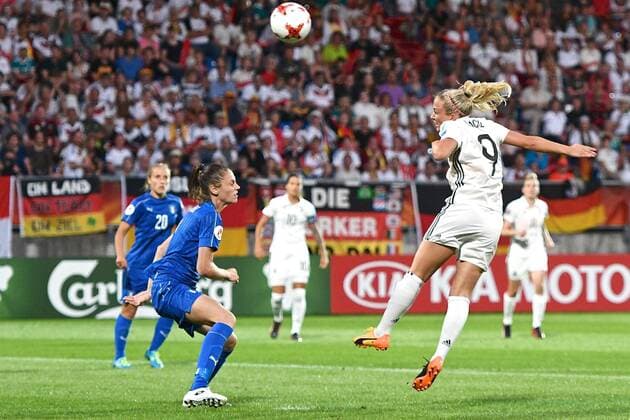 Germany Women v Italy UEFA Women s Euros 2017 Mandy Islacker of Germany (right) heads at goal during the UEFA Women s Euros 2017 match at Koning Willem II Stadion, Tilburg Copyright: xKristianxKanex FIL-10422-0058 UK Newspapers OUT