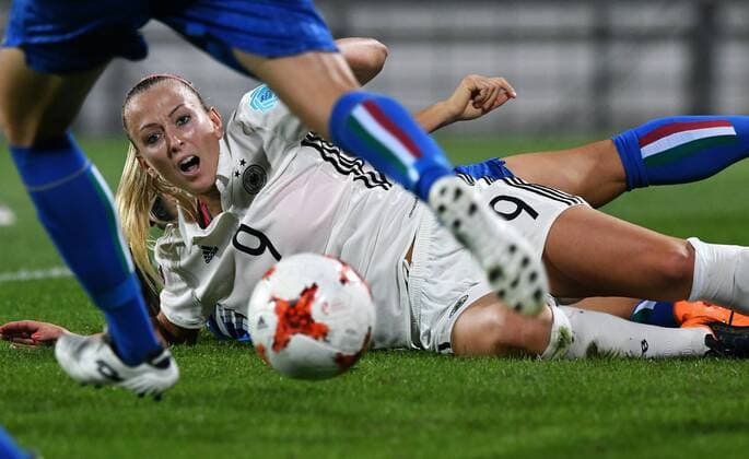 Fussball, Frauen, UEFA Europameisterschaft, EM 2017, Niederlande, Gruppe B, König-Wilhelm-II. Stadion Tilburg, Deutschland - Italien 2:1; Mandy Islacker (GER), Aktion.