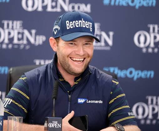 Themen der Woche - SPORT Bilder des Tages - SPORT 22nd July 2017, Royal Birkdale Golf Club, Southport, England; The 146th Open Golf Championship, third round ; Branden Grace (RSA) laughs as he explains he was not aware of his record breaking score of 62 until after he had finished playing the hole xDavidxBlunsdenx  ActionPlus11904866