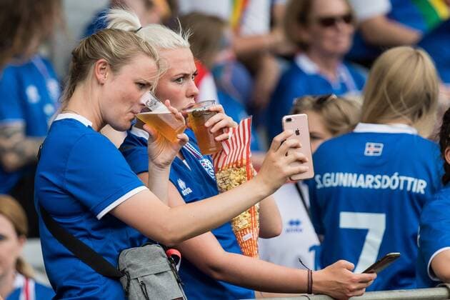 supporters of Iceland during the UEFA WEURO 2017 Group C group stage match between Iceland and Switzerland at the Vijverberg stadium on July 22, 2017 in Doetinchem, The Netherlands Women: Iceland v Switzerland UEFA WEURO 2017 2017 2018 xVIxVIxImagesx xGerritxvanxKeulenxIVx 8285211