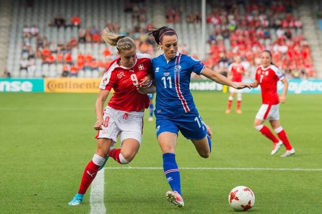 (L-R) Ana-Maria Crnogorcev,ic of Switzerland women, Hallbera Gisladottir of Iceland women during the UEFA WEURO 2017 Group C group stage match between Iceland and Switzerland at the Vijverberg stadium on July 22, 2017 in Doetinchem, The Netherlands Women: Iceland v Switzerland UEFA WEURO 2017 2017 2018 xVIxVIxImagesx xGerritxvanxKeulenxIVx 8286440