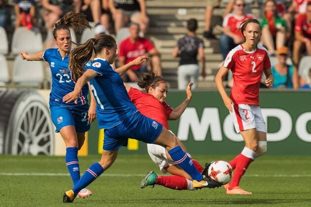(L-R) Fanndis Fridiksdottir of Iceland women, Sara Bjork Gunnarsdottir of Iceland women, Vanessa Bernauer of Switzerland women, Jana Brunner of Switzerland women during the UEFA WEURO 2017 Group C group stage match between Iceland and Switzerland at the Vijverberg stadium on July 22, 2017 in Doetinchem, The Netherlands Women: Iceland v Switzerland UEFA WEURO 2017 2017 2018 xVIxVIxImagesx xGerritxvanxKeulenxIVx 8286443