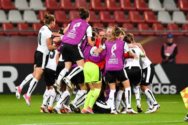 SOCCER - UEFA EURO EM Europameisterschaft Fussball 2017, FRA vs AUT UTRECHT,NETHERLANDS,22.JUL.17 - WOMEN SOCCER - UEFA Women s European Championship EM Europameisterschaft 2017, Group C, France vs Austria. Image shows the rejoicing of AUT. GEPAxpictures xFlorianxErtl