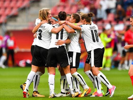 SOCCER - UEFA EURO EM Europameisterschaft Fussball 2017, FRA vs AUT UTRECHT,NETHERLANDS,22.JUL.17 - WOMEN SOCCER - UEFA Women s European Championship EM Europameisterschaft 2017, Group C, France vs Austria. Image shows the rejoicing of AUT. GEPAxpictures xFlorianxErtl