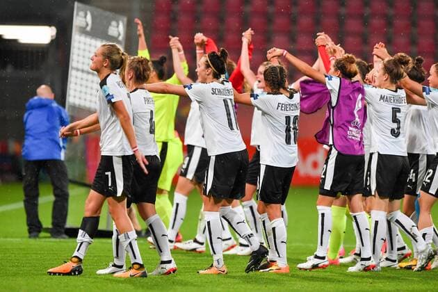 SOCCER - UEFA EURO EM Europameisterschaft Fussball 2017, FRA vs AUT UTRECHT,NETHERLANDS,22.JUL.17 - WOMEN SOCCER - UEFA Women s European Championship EM Europameisterschaft 2017, Group C, France vs Austria. Image shows the rejoicing of AUT. GEPAxpictures xFlorianxErtl