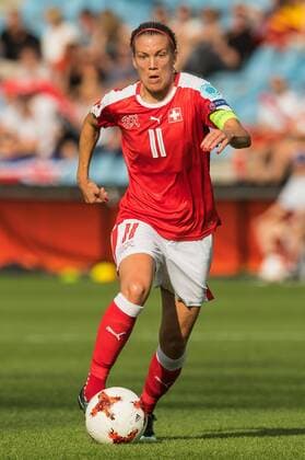 Lara Dickenmann of Switzerland women during the UEFA WEURO 2017 Group C group stage match between Iceland and Switzerland at the Vijverberg stadium on July 22, 2017 in Doetinchem, The Netherlands Women: Iceland v Switzerland UEFA WEURO 2017 2017 2018 xVIxVIxImagesx xGerritxvanxKeulenxIVx 8289296