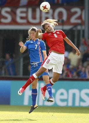 (170723) -- DOETINCHEM, July 23, 2017 -- Cinzia Zehnder (L) of Switzerland vies with Sara Bjork Gunnarsdottrir of Iceland during the UEFA Women s EURO 2017 soccer tournament Group C match between Switzerland and Iceland at the Vijverberg Stadium in Doetinchem, the Netherlands, on July 22, 2017. Switzerland won 2-1. ) (wll) (SP)THE NETHERLANDS-DOETINCHEM-SOCCER-UEFA-WOMEN S EURO-SUI VS ISL YexPingfan 