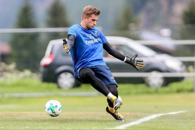 Laengenfeld, Oesterreich, 22.07.2017, Trainingslager Hamburger SV, Torwart Julian Pollersbeck (HSV) in Aktion ( DeFodi507