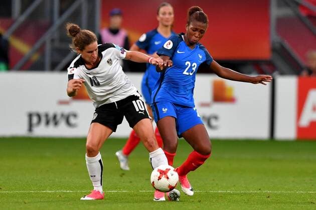 SOCCER - UEFA EURO EM Europameisterschaft Fussball 2017, FRA vs AUT UTRECHT,NETHERLANDS,22.JUL.17 - WOMEN SOCCER - UEFA Women s European Championship EM Europameisterschaft 2017, Group C, France vs Austria. Image shows Nina Burger (AUT) and Grace Geyoro (FRA). GEPAxpictures xFlorianxErtl
