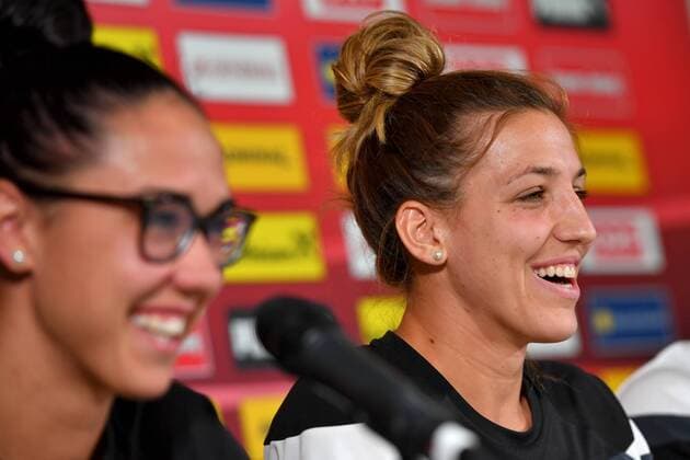SOCCER - UEFA EURO EM Europameisterschaft Fussball 2017 WAGENINGEN,NETHERLANDS,23.JUL.17 - WOMEN SOCCER - UEFA Women s European Championship EM Europameisterschaft 2017, press conference PK Pressekonferenz team AUT. Image shows Manuela Zinsberger and Lisa Makas (AUT). GEPAxpictures xFlorianxErtl