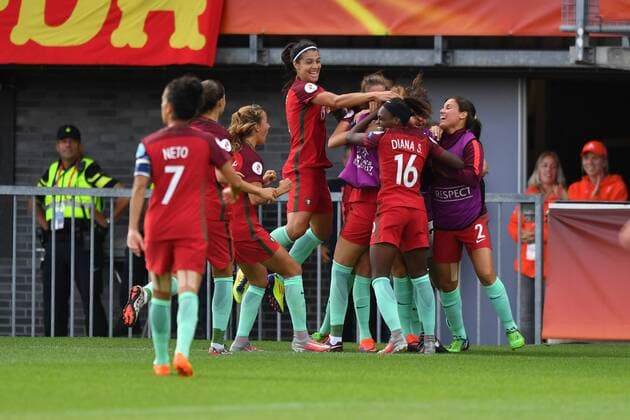 Jubel, Freuen, celebrate, happy, cheer , Goal Celebration Portugal an Seitenauslinie nach 0:1, Fussball, UEFA Women s EURO 2017, Schottland - Portugal, xmkx
