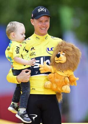 PARIS, FRANCE - JULY 23 : FROOME Christopher of Team Sky with his son Kellan on the podium during stage 21 of the 104th edition of the 2017 Tour de France cycling race, a stage of 103 kms between Montgeron and Paris Champs-Elysees on July 23, 2017 in Paris, France, 23 07 17 CYCLISME : Tour de France 2017 - Etape 21 - Montgeron to paris champs elysees - 23 07 2017 PHOTONEWS PANORAMIC 