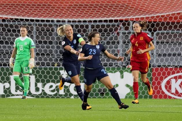 v.li.: Stephanie Jayne Houghton (Steph Houghton, England, 5) und Torschützin Francesca Kirby (Fran Kirby, England, 23), jubeln über das Tor zum 1:0, Jubel, Torjubel, Torerfolg, celebrate the goal, goal, celebration, Jubel ueber das Tor, optimistisch, Action, Aktion, Blitztor, Fussball, UEFA Women s EURO 2017, England - Spanien, xozx