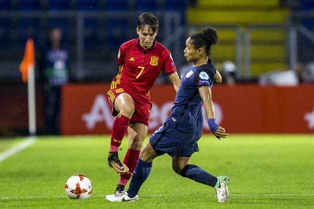 Fußball, Frauen EM, England - Spanien BREDA - 23-07-2017. EK vrouwenvoetbal, Woman s Euro 2017, groepswedstrijd Engeland - Spanje. Duel met (L-R) Marta Corredera en Demi Stokes. Engeland - Spanje  Copyright: xToinxDamenx 1654211
